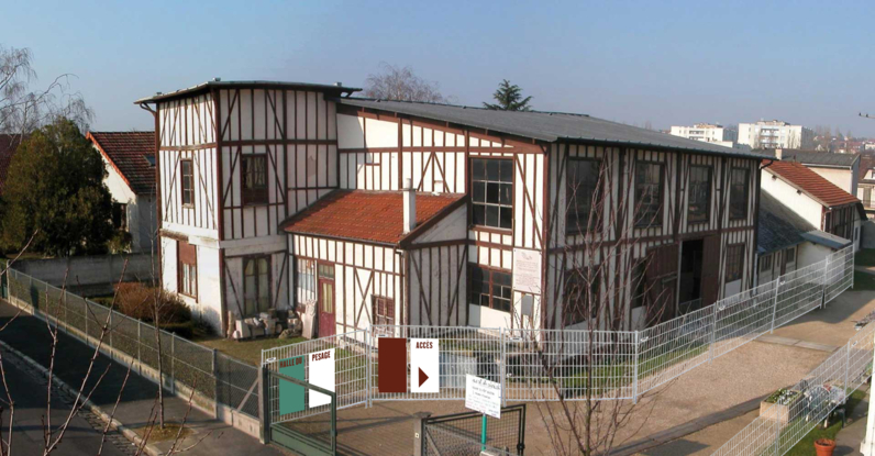 Seul bâtiment restant du premier aérodrome  : le mess des officiers.