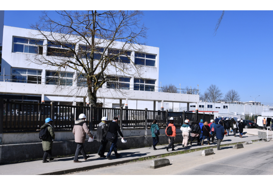 Grigny - Groupe scolaire Paul Langevin Jean Perrin - MOA Ville - MOE Dumont Legrand
architectes - Vue du chantier depuis l’avenue des Tuileries - mars 2025