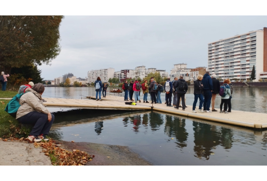 Démonstration et balade sur la Seine en bateau historique centenaire de la SNHS de Draveil