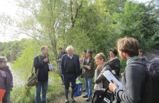 Débat sur les valeurs de la biodiversité autour du lac Montalbot.