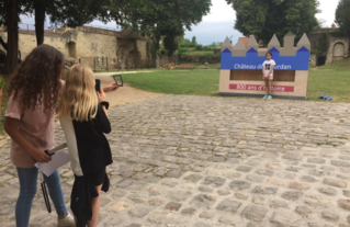 Visite avec le Conseil municipal des jeunes à Dourdan.