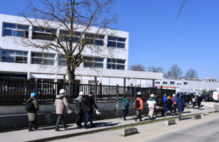 Grigny - Groupe scolaire Paul Langevin Jean Perrin - MOA Ville - MOE Dumont Legrand
architectes - Vue du chantier depuis l’avenue des Tuileries - mars 2025