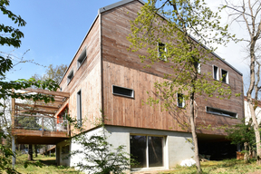 Façade arrière - Oncy-sur-Ecole - Gîte Bloasis - MOA privée/Doucet architectes