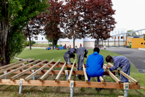 Chantier menuiserie avec les élèves.