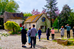 Le Moulin de Vauboyen à Bièvres - Cour et jardin du Campus du sens au travail - mai 2024