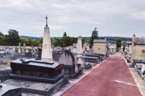 FA- Situé sur les hauteurs de Dourdan, le cimetière communal offre un large panorama sur la vallée de l’Orge.