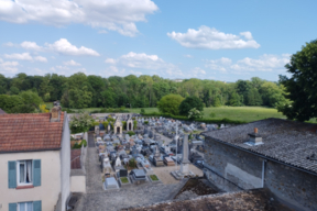 FA- Historique sur les hauteurs, moderne sur le bas, le cimetière  de Longpont-sur-Orge est à flanc de coteau, avec des vues à valoriser sur la vallée de l’Orge.