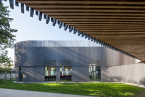 Opération de restructuration partielle et d'extension du lycée Robert Doisneau à Corbeil-Essonnes.