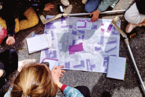 Lecture de carte et appréhension de l’espace pendant l’atelier 2 avec les membres du conseil municipal junior